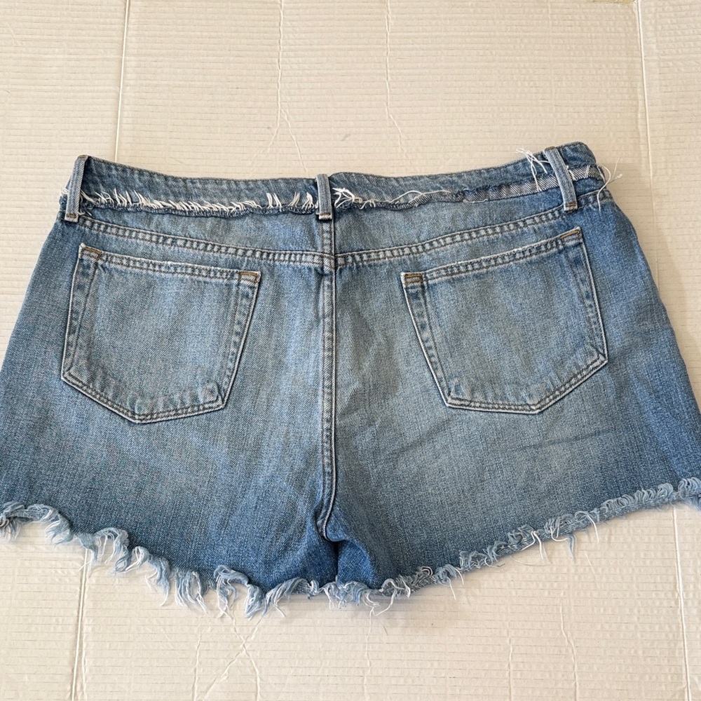 Frame Denim High Rise Shorts Size 33 Le Grand Garcon Distressed Light Wash Jean - Picture 2 of 11